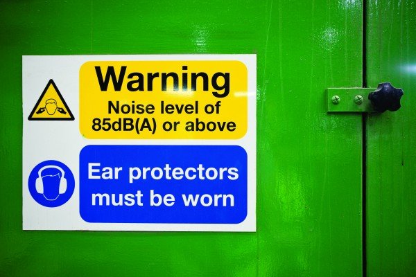 Sign warning of high levels of noise and the need to wear ear protectors