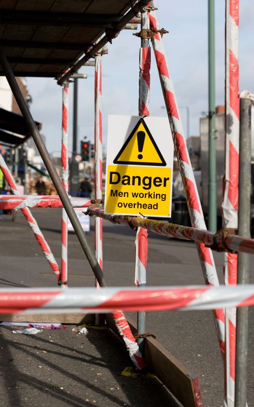 Tata Steel UK has been fined £120,000 after a worker suffered serious head injuries after being hit in the face with a scaffold pole, causing him to fall backwards.